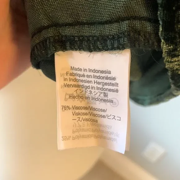 [Madewell] Green Velvet Blouse - Size Medium - Picture 3 of 6